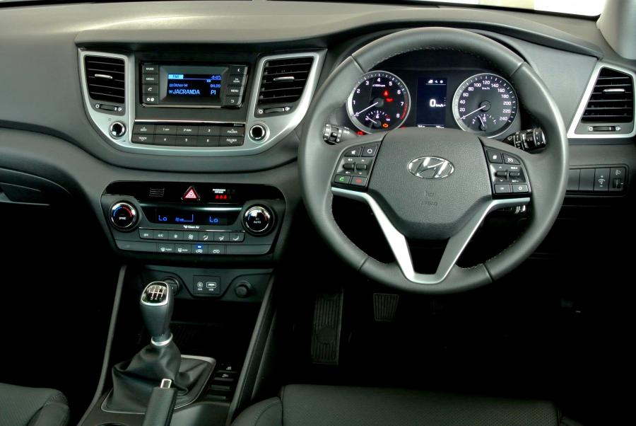 Интерьер Hyundai Tucson 2016 года  (ZA) (фото 12 из 17)